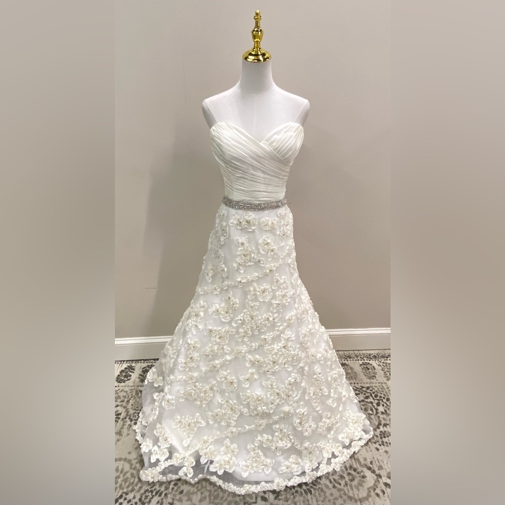 NWT Tony Bowls Wedding Dress. Size 14. - Picture 2 of 9